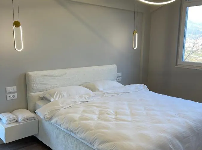 22 Villa Tirana